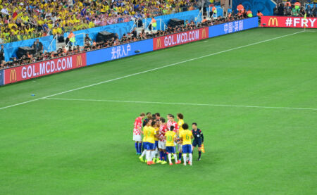 屈精神支撑 屈精神支撑